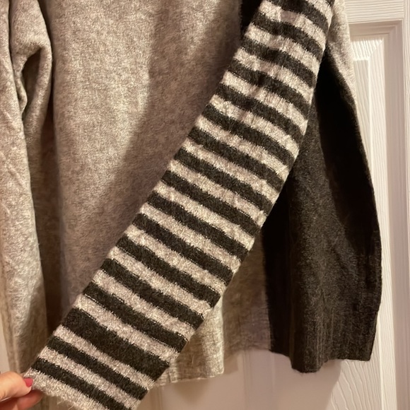 Turtle neck sweater - Picture 3 of 4